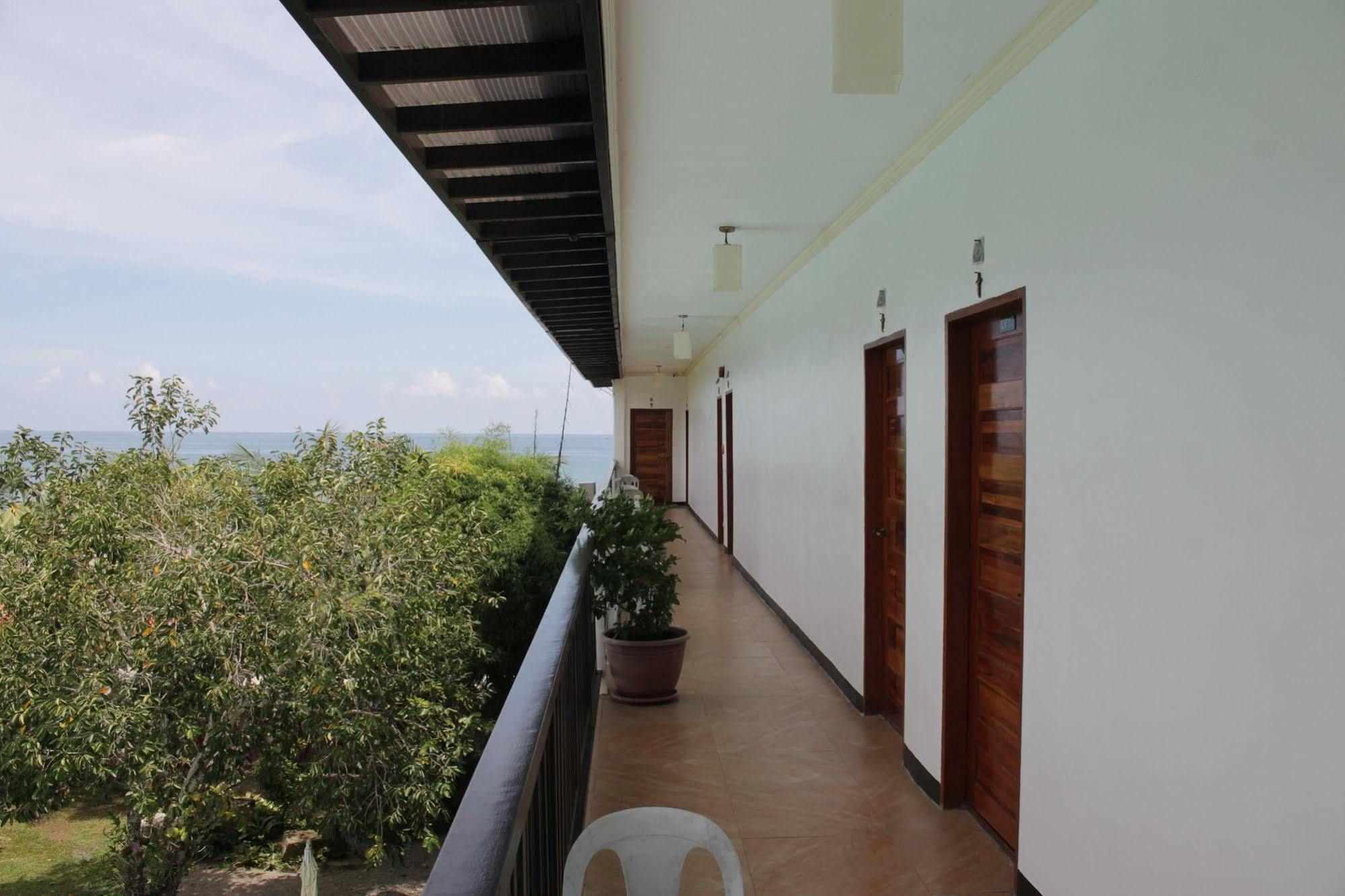 Sipalay Jamont Hotel Экстерьер фото
