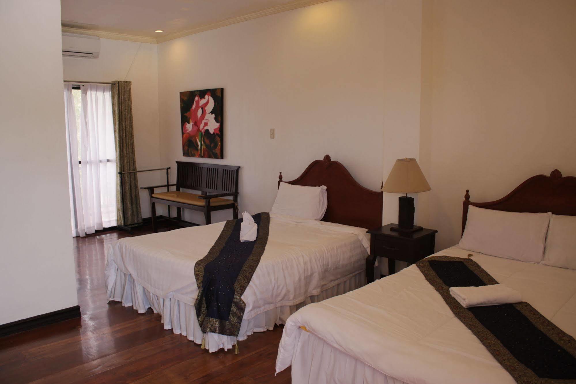 Sipalay Jamont Hotel Экстерьер фото